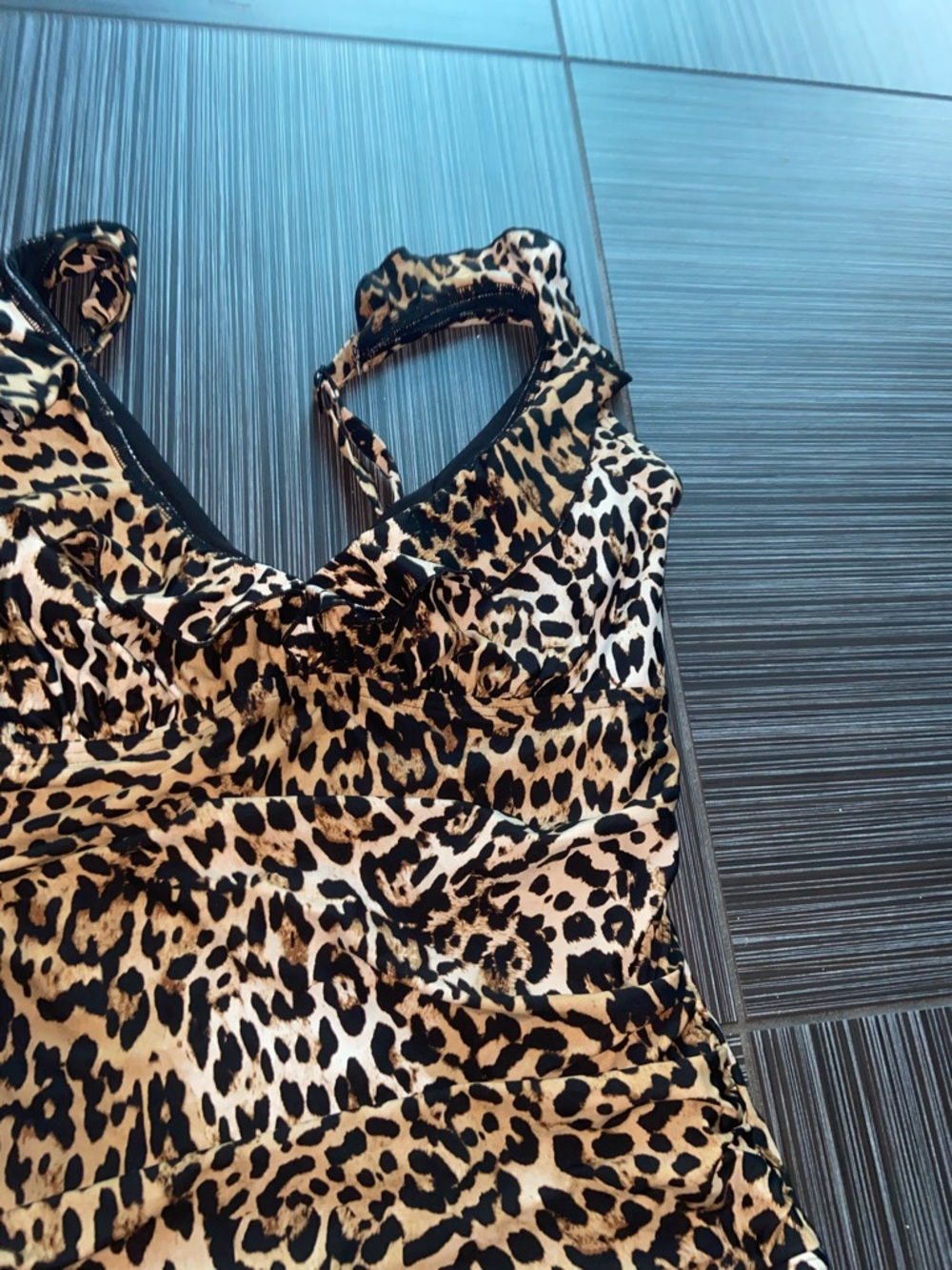 Cheetah leopard bathing suit one piece DKNY size large ruffle brown - Picture 2 of 4